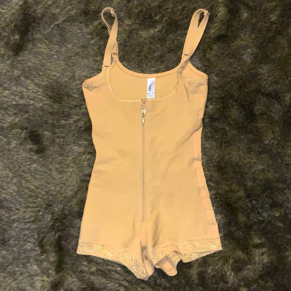 Leonisa Open Bust Body Shaper